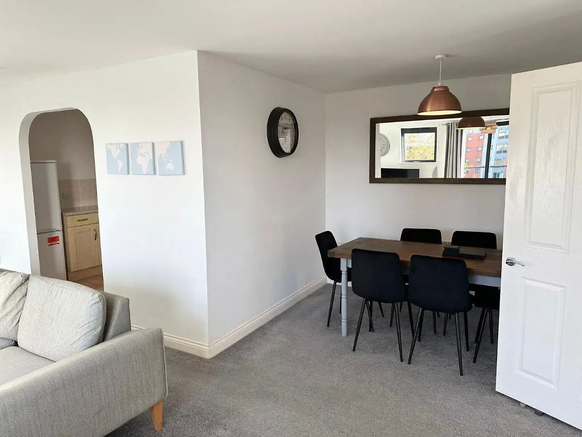 Best Price! - Huge 3 Bed 2 Bath City Centre Newly Refurbished Apartment, Up To 7 Guests - Free Secure Parking - Smart Tv - Singles Or King Size Beds Southampton United Kingdom