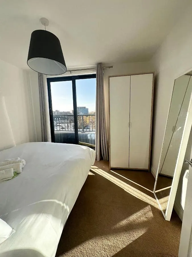 Apartment Best Price! - Huge 3 Bed 2 Bath City Centre Newly Refurbished Apartment, Up To 7 Guests - Free Secure Parking - Smart Tv - Singles Or King Size Beds Southampton