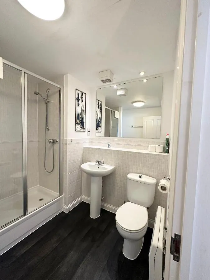 Best Price! - Huge 3 Bed 2 Bath City Centre Newly Refurbished Apartment, Up To 7 Guests - Free Secure Parking - Smart Tv - Singles Or King Size Beds Southampton United Kingdom