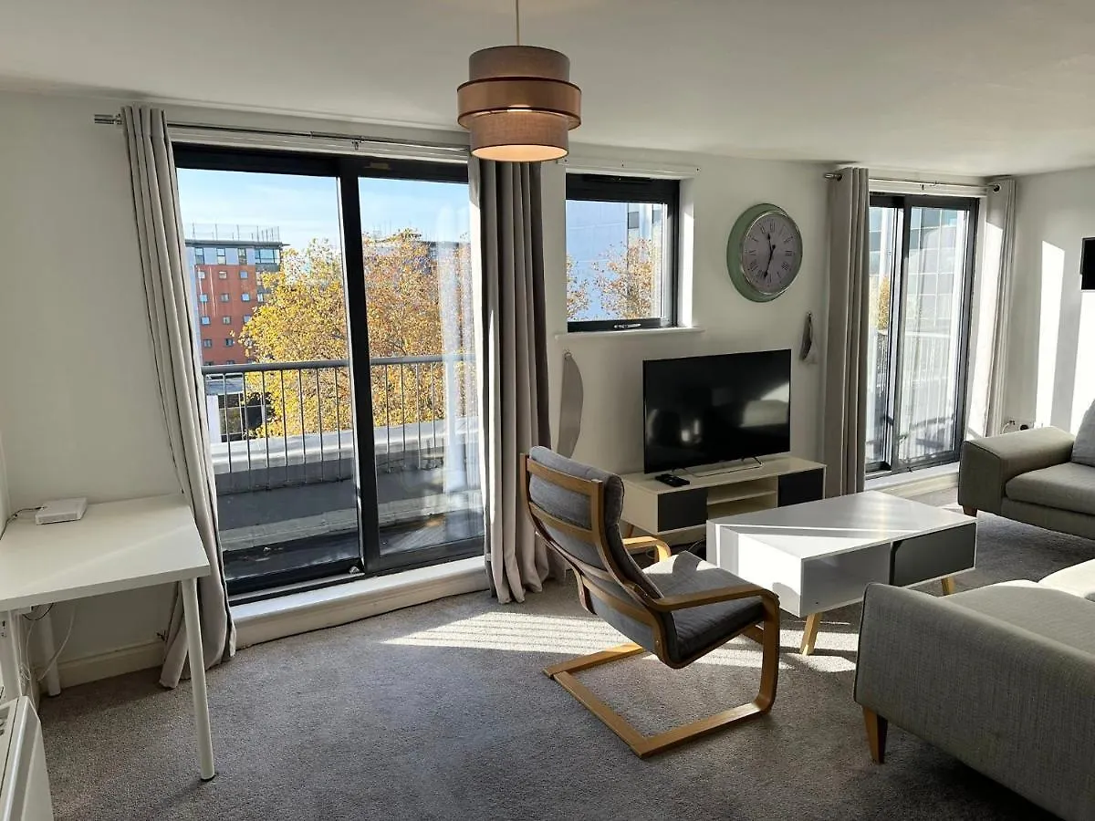Apartment Best Price! - Huge 3 Bed 2 Bath City Centre Newly Refurbished Apartment, Up To 7 Guests - Free Secure Parking - Smart Tv - Singles Or King Size Beds Southampton